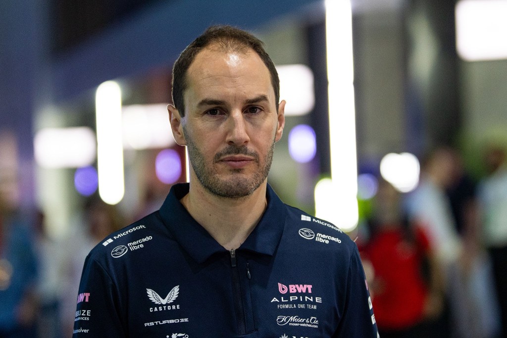 🚨 Coup de théâtre chez Alpine F1 : Oliver Oakes démissionne, Flavio Briatore prend les&nbsp;rênes