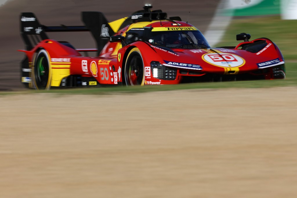 la ferrari numéros 50 sur le circuit de spa