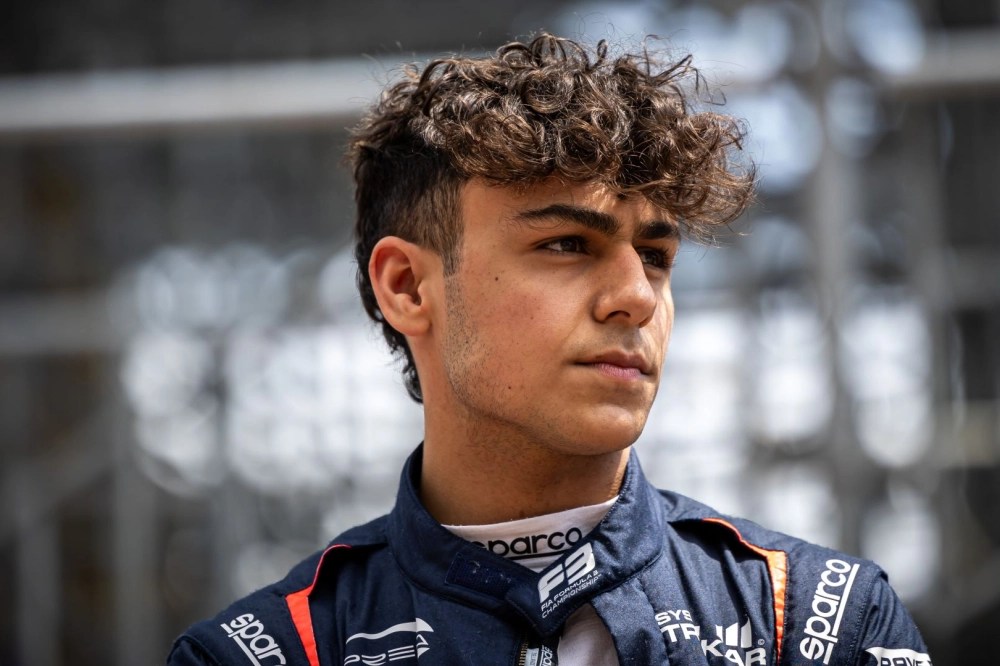 Jeudi F1 – Arvid Lindblad pilote une Red Bull en FP1 à&nbsp;Silverstone